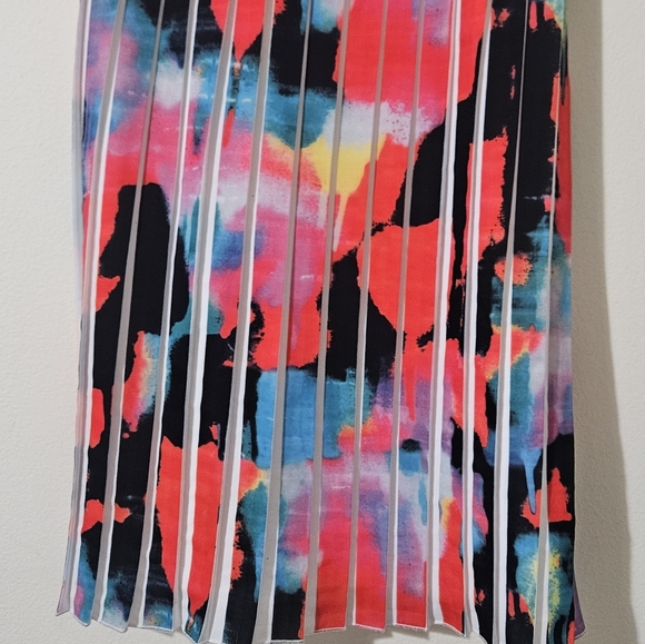 The Lines in Between Pleated Skirt - Picture 3 of 5